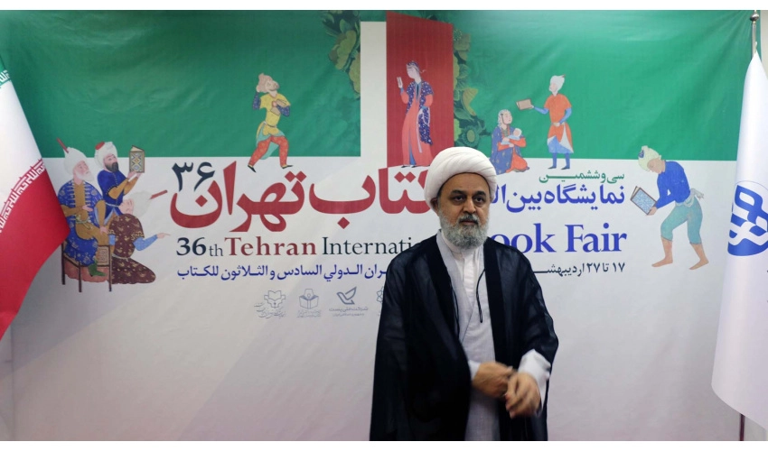 بازدید دکتر شهریاری، از غرفه‌های سازمان «سمت» در سی‌وششمین نمایشگاه بین‌المللی کتاب تهران