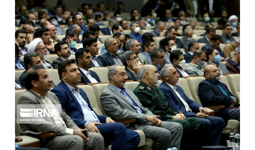 بسیج اساتید برگزار کرد: اولین همایش جهادگران تبیین در دانشگاه