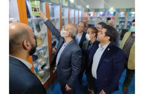 بازدید وزیر کشور از غرفه «سمت» در نمایشگاه کتاب تهران — تصویر 1