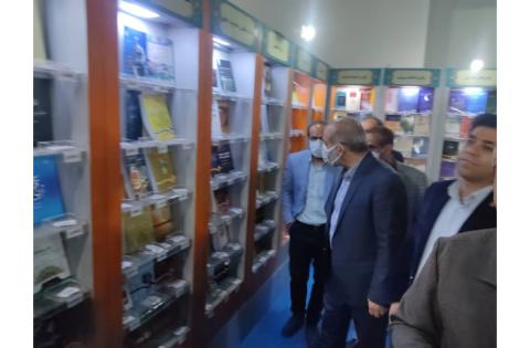 بازدید وزیر کشور از غرفه «سمت» در نمایشگاه کتاب تهران — تصویر 3