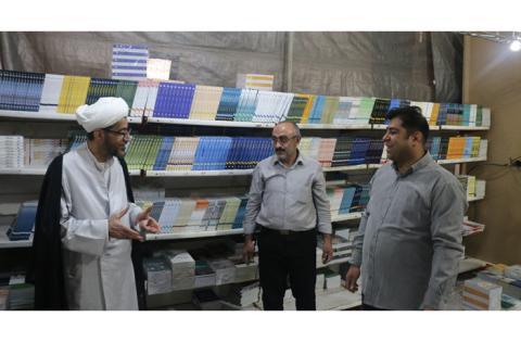 بازدید رئیس سازمان «سمت» در ساعات اولیه روز نخست سی‌وچهارمین دوره نمایشگاه بین‌المللی کتاب تهران — تصویر 3