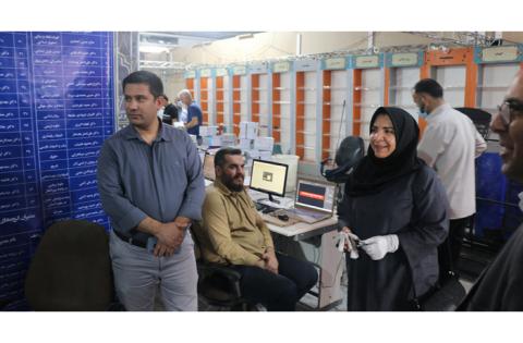 بازدید رئیس سازمان «سمت» در ساعات اولیه روز نخست سی‌وچهارمین دوره نمایشگاه بین‌المللی کتاب تهران — تصویر 4
