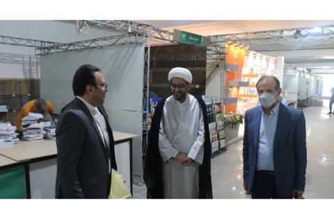بازدید رئیس سازمان «سمت» در ساعات اولیه روز نخست سی‌وچهارمین دوره نمایشگاه بین‌المللی کتاب تهران — تصویر 7