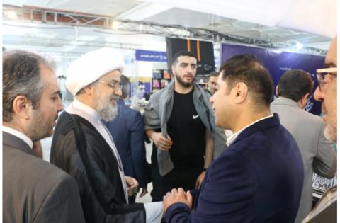 بازدید دکتر شهریاری از غرفه «سازمان مطالعه و تدوین» — تصویر 4