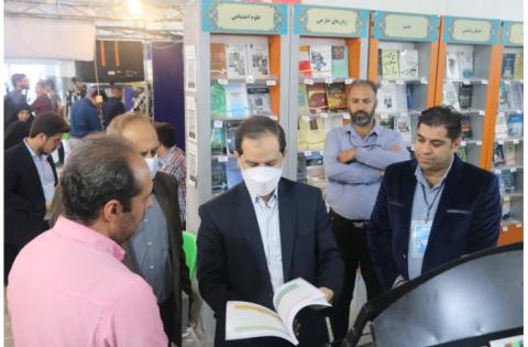 دیدار معاون پژوهشی وزارت علوم، تحقیقات و فناوری از غرفه دانشگاهی «سمت» — تصویر 3