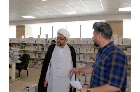 بازدید دکتر مهدوی‌زادگان، رئیس سازمان سمت، از قسمت مجازی سمت در نمایشگاه کتاب سی‌وچهارم — تصویر 4