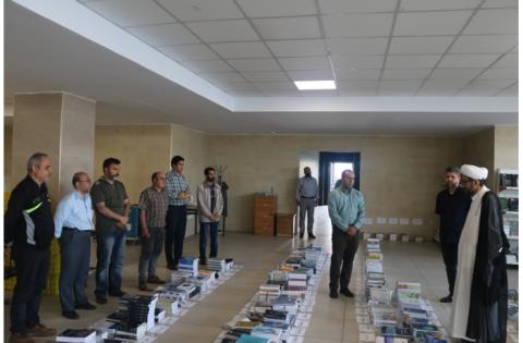بازدید رئیس سازمان از بخش مجازی غرفه «سمت» در سی‌وپنجمین نمایشگاه بین‌المللی کتاب تهران — تصویر 1