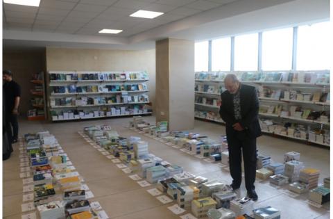 بازدید رئیس سازمان از بخش مجازی غرفه «سمت» در سی‌وپنجمین نمایشگاه بین‌المللی کتاب تهران — تصویر 2