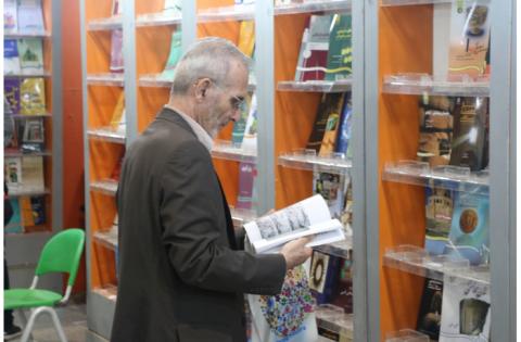 گزارش تصویری از غرفه «سمت» در سی‌وپنجمین نمایشگاه بین‌المللی کتاب تهران (بخش دوم) — تصویر 1