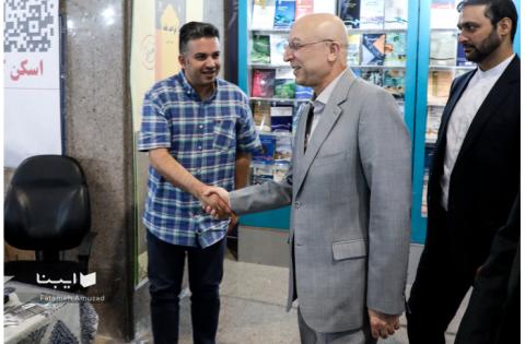 گزارش تصویری بازدید وزیر علوم، تحقیقات و فناوری از غرفه «سمت» — تصویر 3