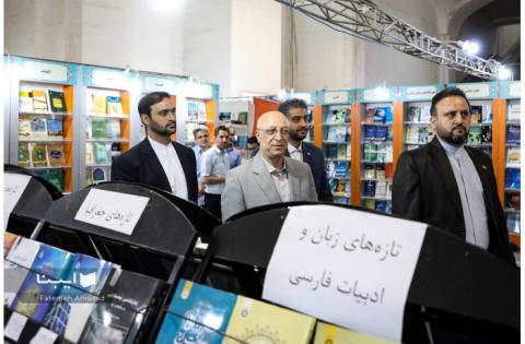 گزارش تصویری بازدید وزیر علوم، تحقیقات و فناوری از غرفه «سمت» — تصویر 5
