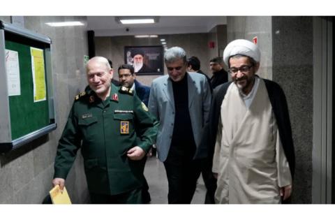 سازمان «سمت» در آستانه ۲۲ بهمن، سالروز پیروزی انقلاب شکوهمند اسلامی، پذیرای دستیار و مشاور فرمانده معظم کل قوا سردار دکتر رحیم صفوی بود. — تصویر 1