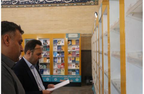 بازدید معاون اجرایی «سمت» از غرفه سازمان مطالعه و تدوین در سی‌وششمین نمایشگاه بین‌المللی کتاب تهران — تصویر 1