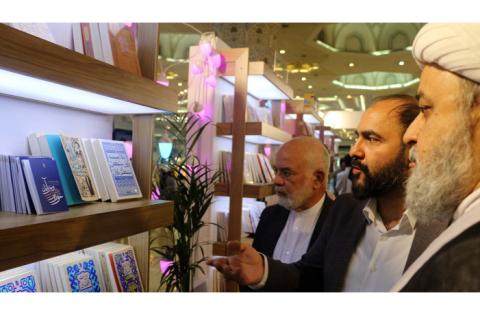 بازدید دکتر شهریاری، از غرفه‌های سازمان «سمت» در سی‌وششمین نمایشگاه بین‌المللی کتاب تهران — تصویر 10