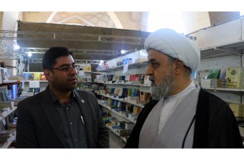 بازدید دکتر شهریاری، از غرفه‌های سازمان «سمت» در سی‌وششمین نمایشگاه بین‌المللی کتاب تهران — تصویر 12