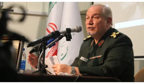 سرلشکر صفوی: دولت جدید آمریکا هم نمی‌تواند مانع سقوط هیمنه آمریکا شود/ آیت‌الله احمد عابدی: تواضع، فروتنی و دلدادگی به اهل‌بیت (ع) در حاج قاسم مشهور بود